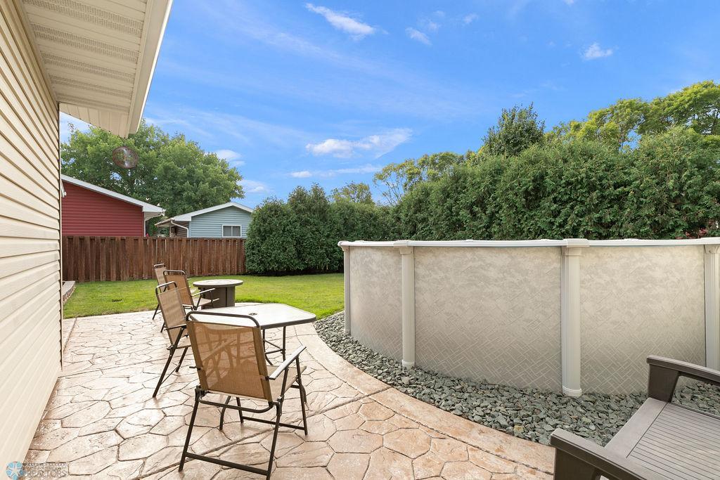 above ground pool