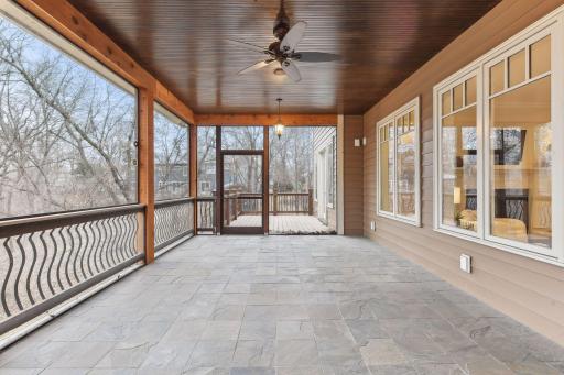 15040 9th Avenue N, Plymouth, MN 55447