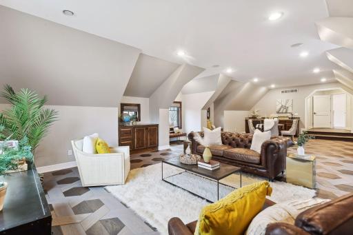 15040 9th Avenue N, Plymouth, MN 55447