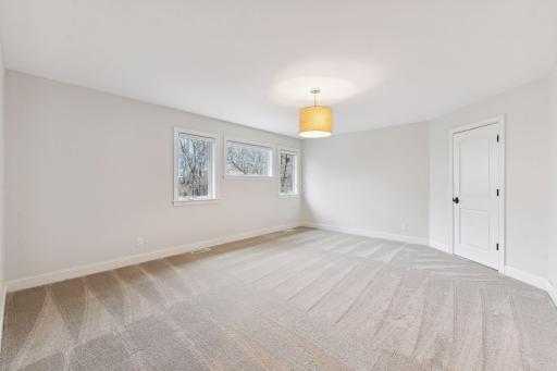 15040 9th Avenue N, Plymouth, MN 55447