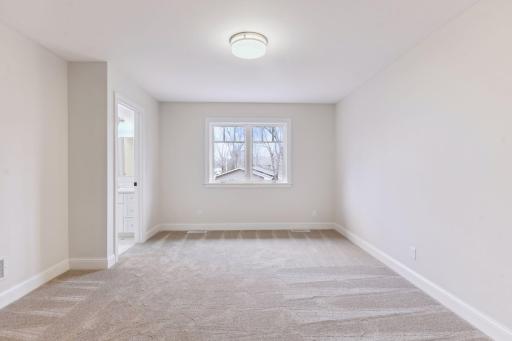 15040 9th Avenue N, Plymouth, MN 55447