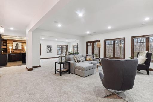 15040 9th Avenue N, Plymouth, MN 55447