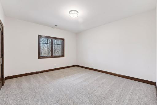 15040 9th Avenue N, Plymouth, MN 55447