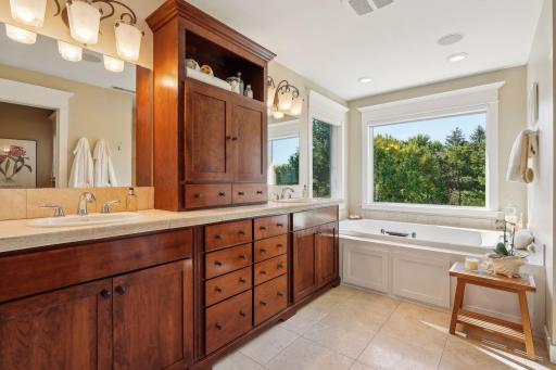 346 Lindsay Road, Hudson, WI 54016