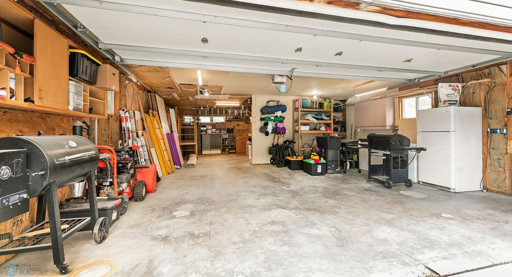 Detached Garage with back Workshop