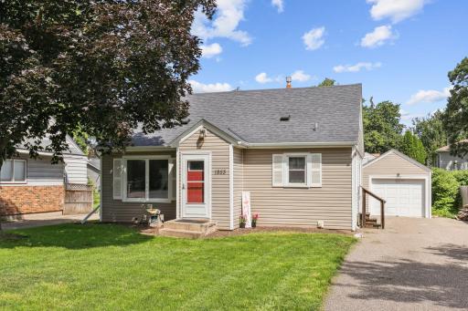 1-web-or-mls-1953-Hwy-96-E-Select28-01.jpg