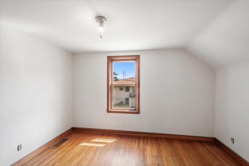 Bedroom 2- Upper level