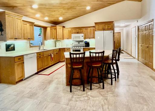 Kitchen with large island