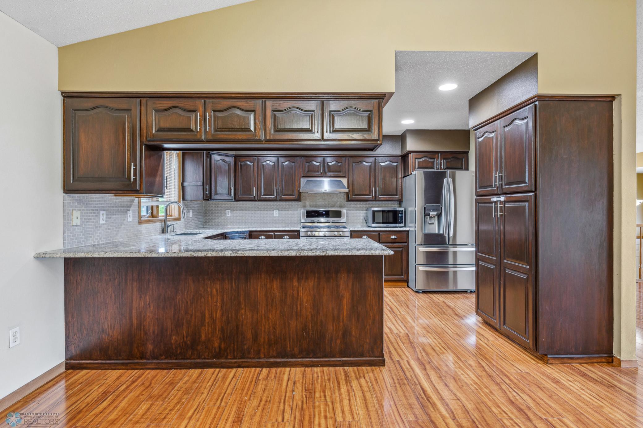 Kitchen 2.jpg