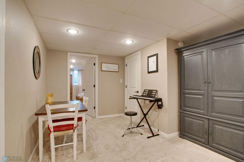 1022_PARKE_AVE_S-23.jpg