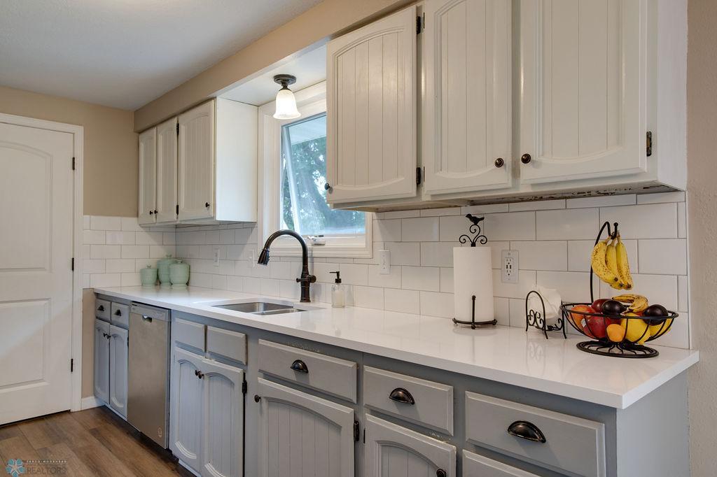 1022_PARKE_AVE_S-6.jpg