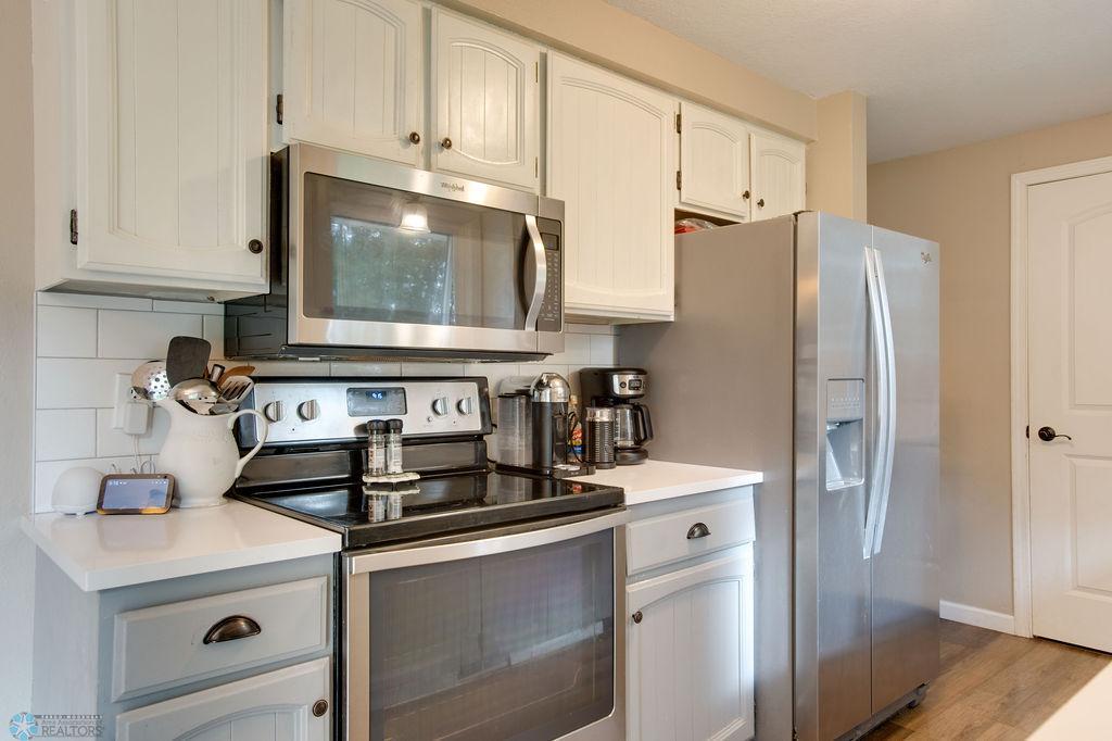 1022_PARKE_AVE_S-8.jpg