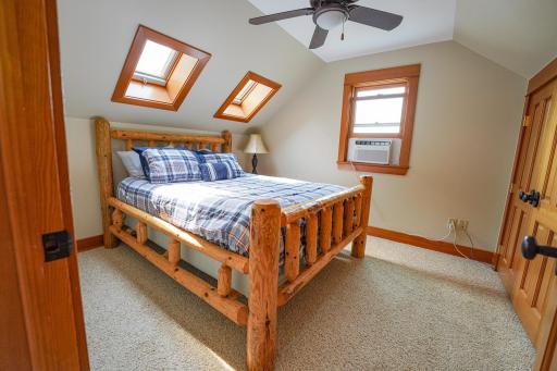 7593 W Timberlore Trail, Cook, MN 55723