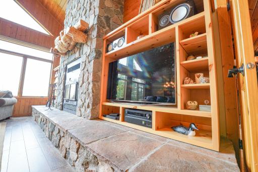 7593 W Timberlore Trail, Cook, MN 55723
