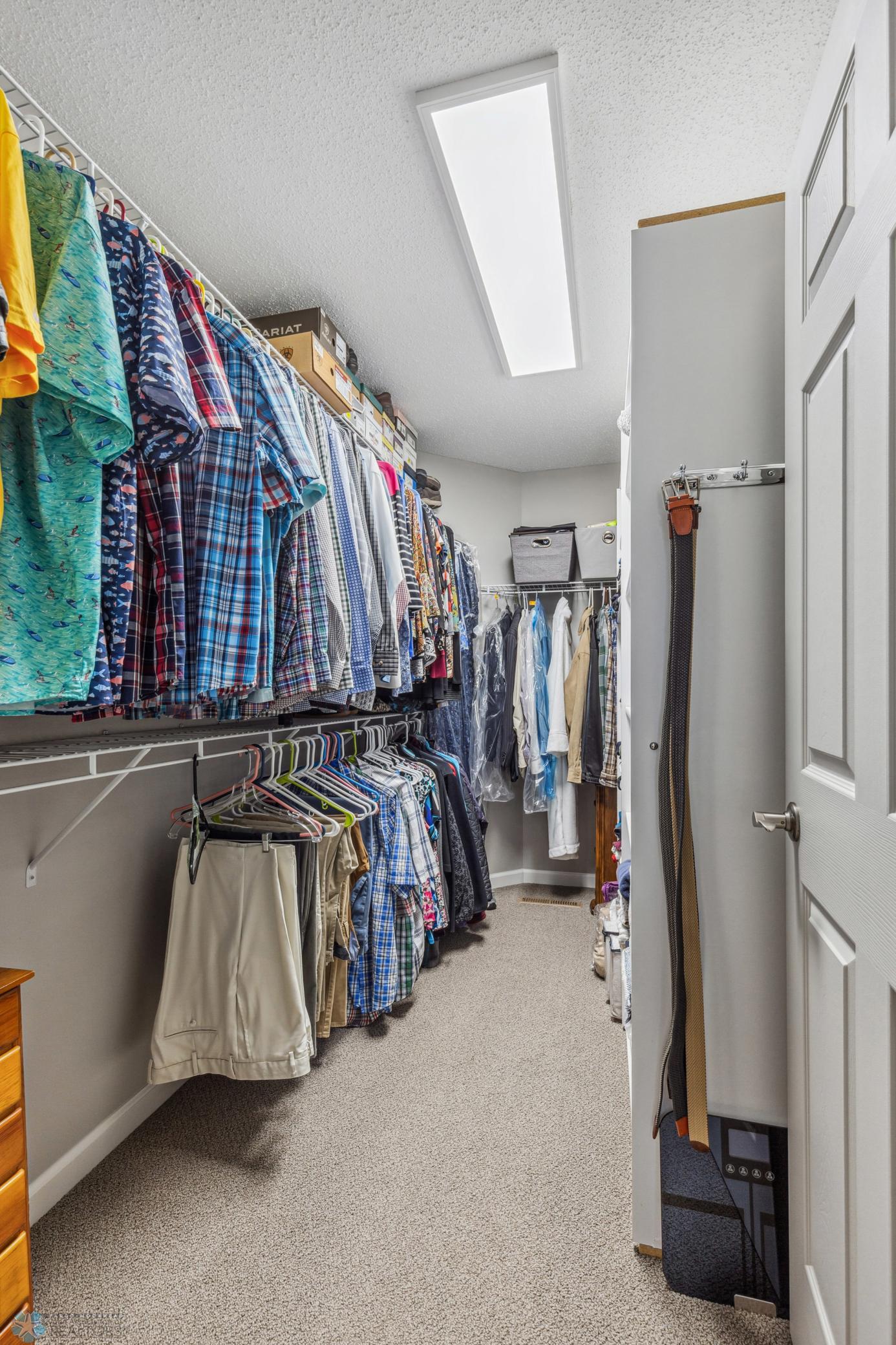 Walk-in Closet