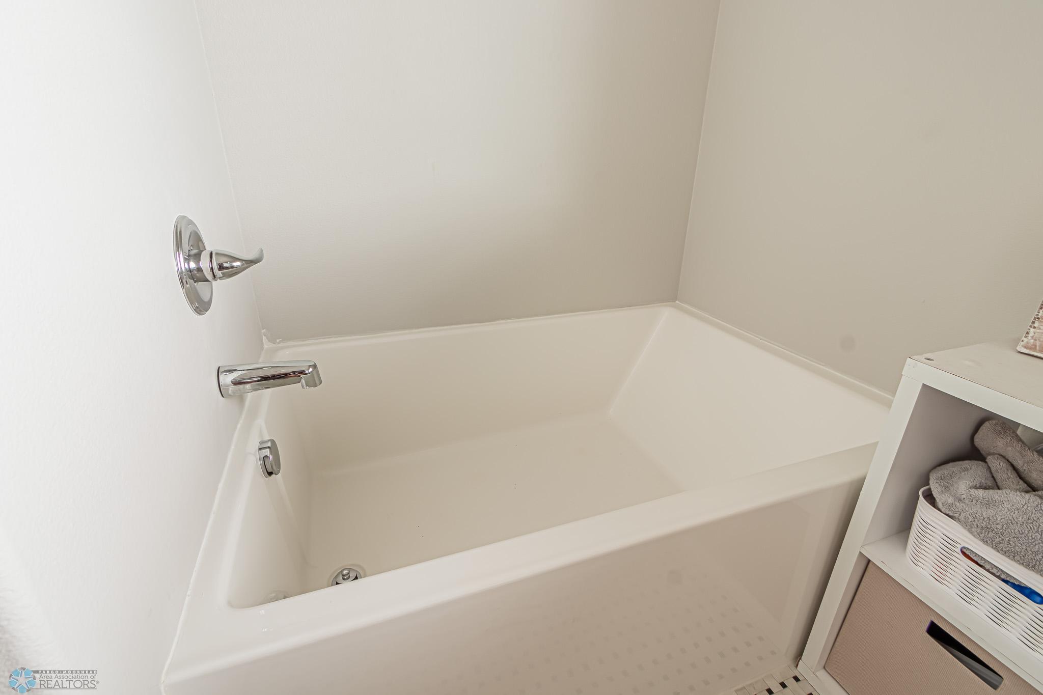 2534 66TH Avenue S, Fargo, ND-46.jpg