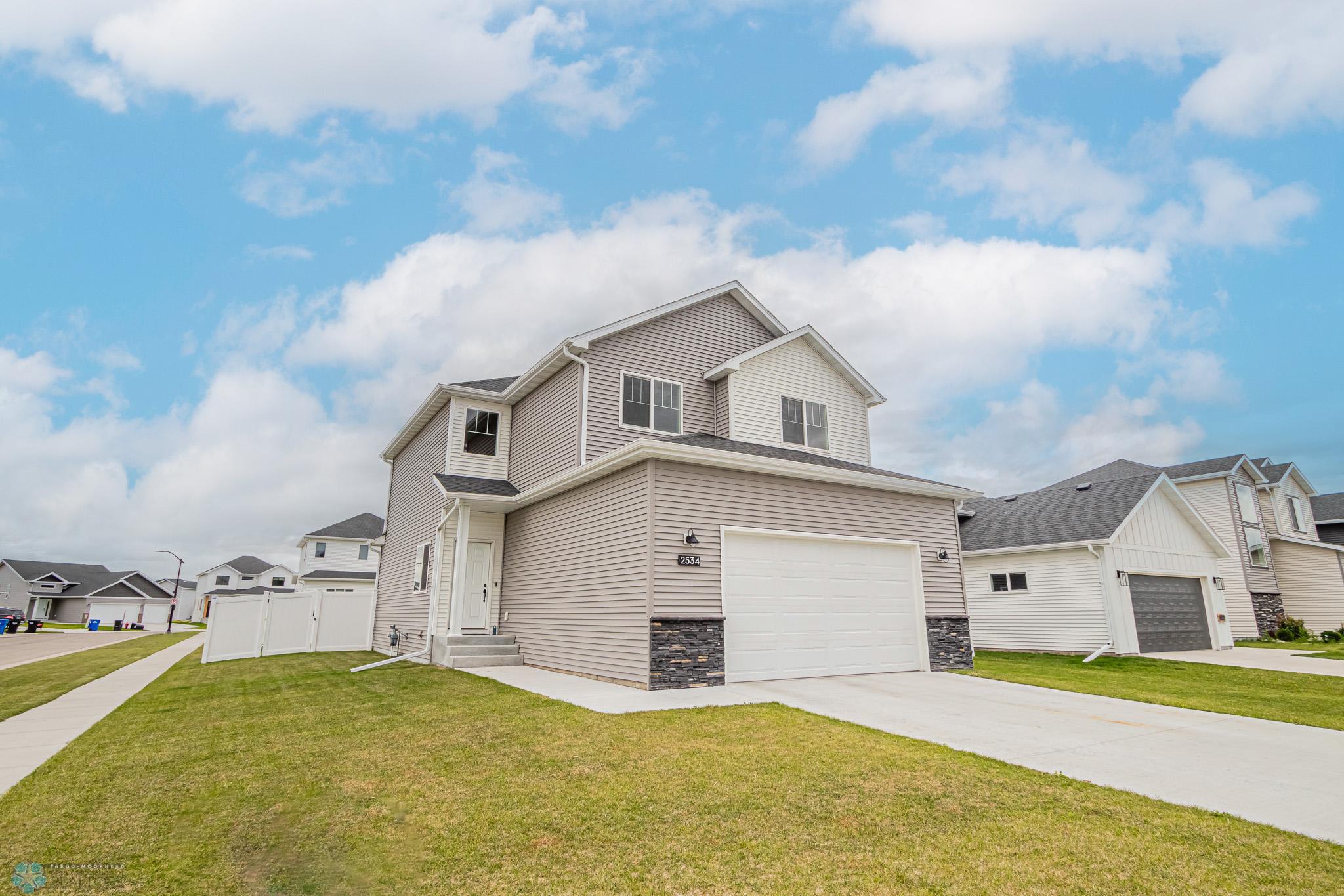 22534 66TH Avenue S, Fargo, ND-02.jpg