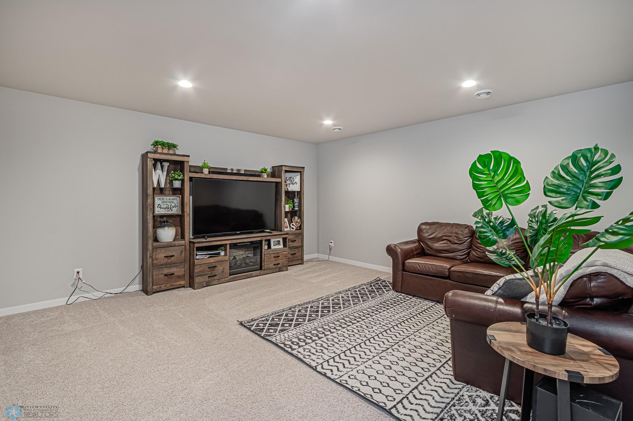 22534 66TH Avenue S, Fargo, ND-27.jpg