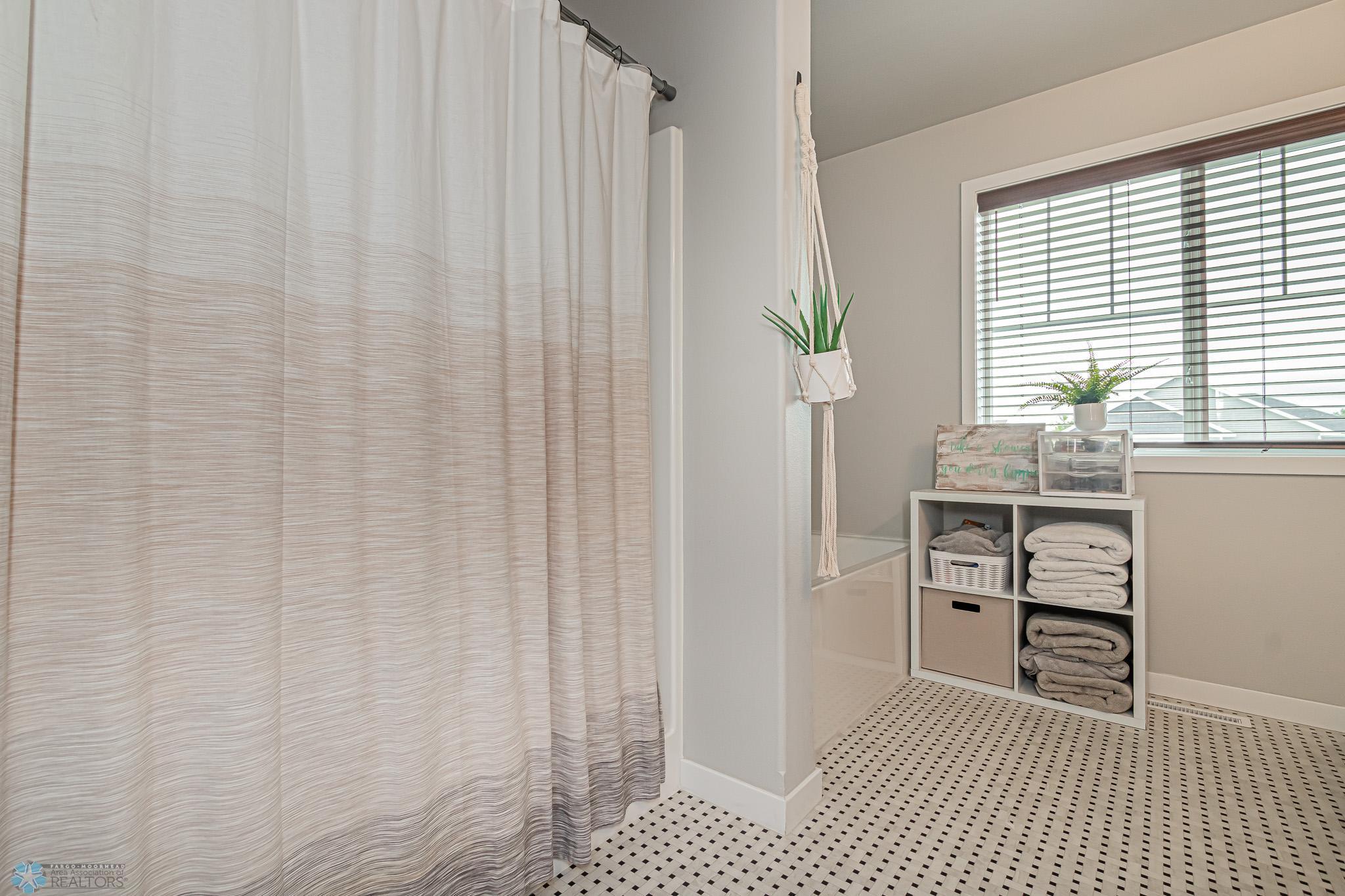 22534 66TH Avenue S, Fargo, ND-30.jpg