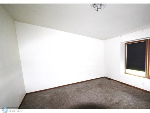 1 F BED 1 VIEWS (2).jpg
