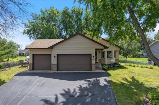 1407 Bay Drive SE, Forest Lake, MN 55025