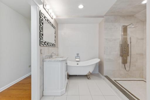 1165 Wyndmere Road, Wayzata, MN 55391