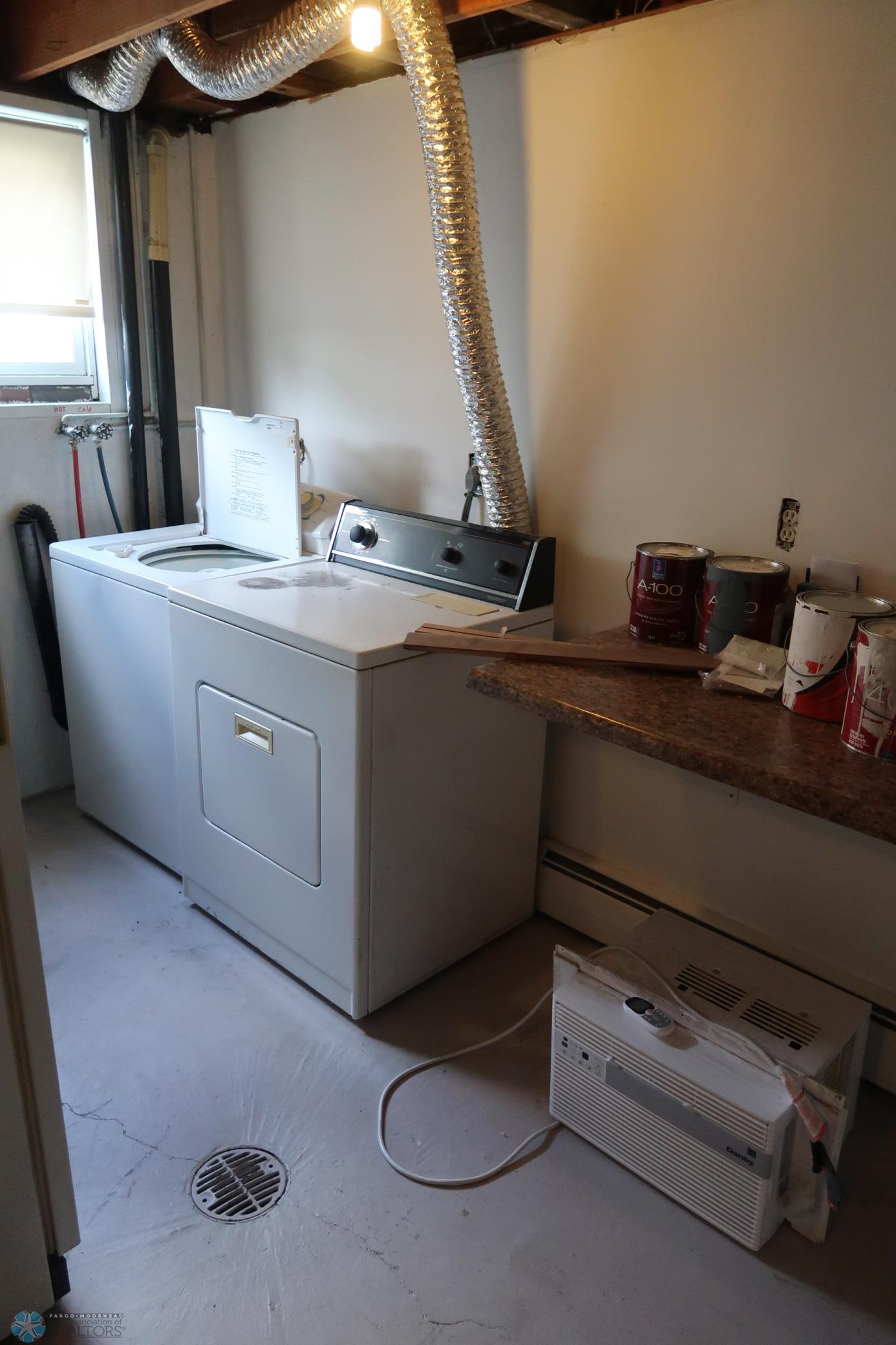Laundry Rm - W/D included