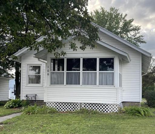 106 E 4th Avenue E, Cochrane, WI 54736