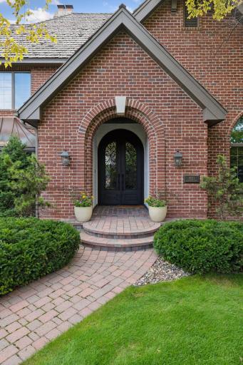 5021 Interlachen Bluff, Minneapolis, MN 55436