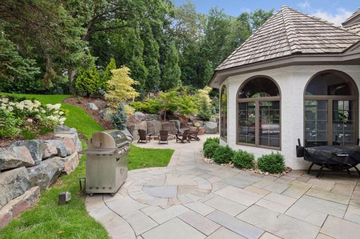 5021 Interlachen Bluff, Minneapolis, MN 55436