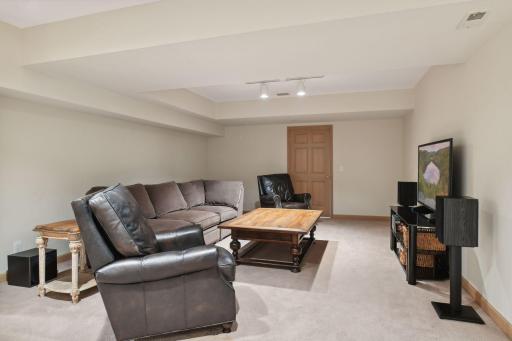 5021 Interlachen Bluff, Minneapolis, MN 55436