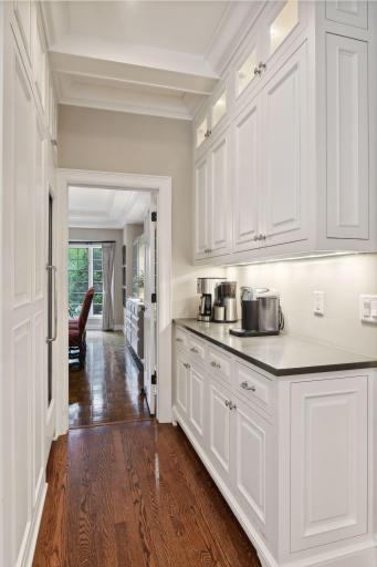 5021 Interlachen Bluff, Minneapolis, MN 55436