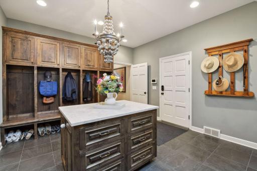 5021 Interlachen Bluff, Minneapolis, MN 55436