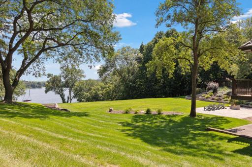 1382 Hunter Drive, Wayzata, MN 55391