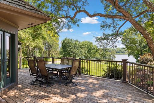 1382 Hunter Drive, Wayzata, MN 55391