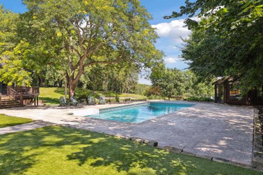 1382 Hunter Drive, Wayzata, MN 55391