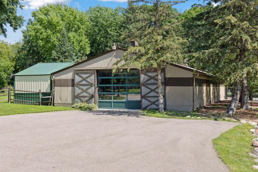 1382 Hunter Drive, Wayzata, MN 55391