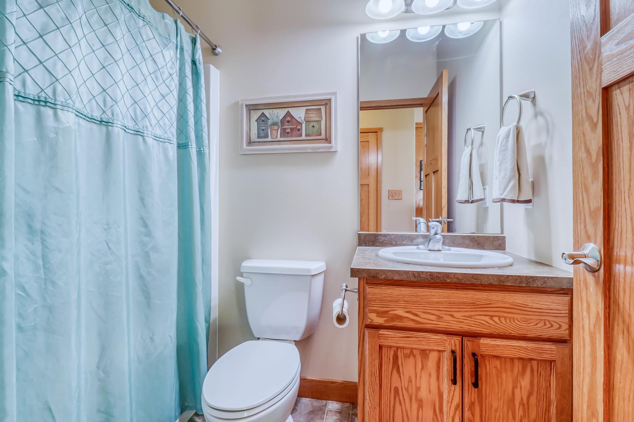 Bathroom1_1.jpg