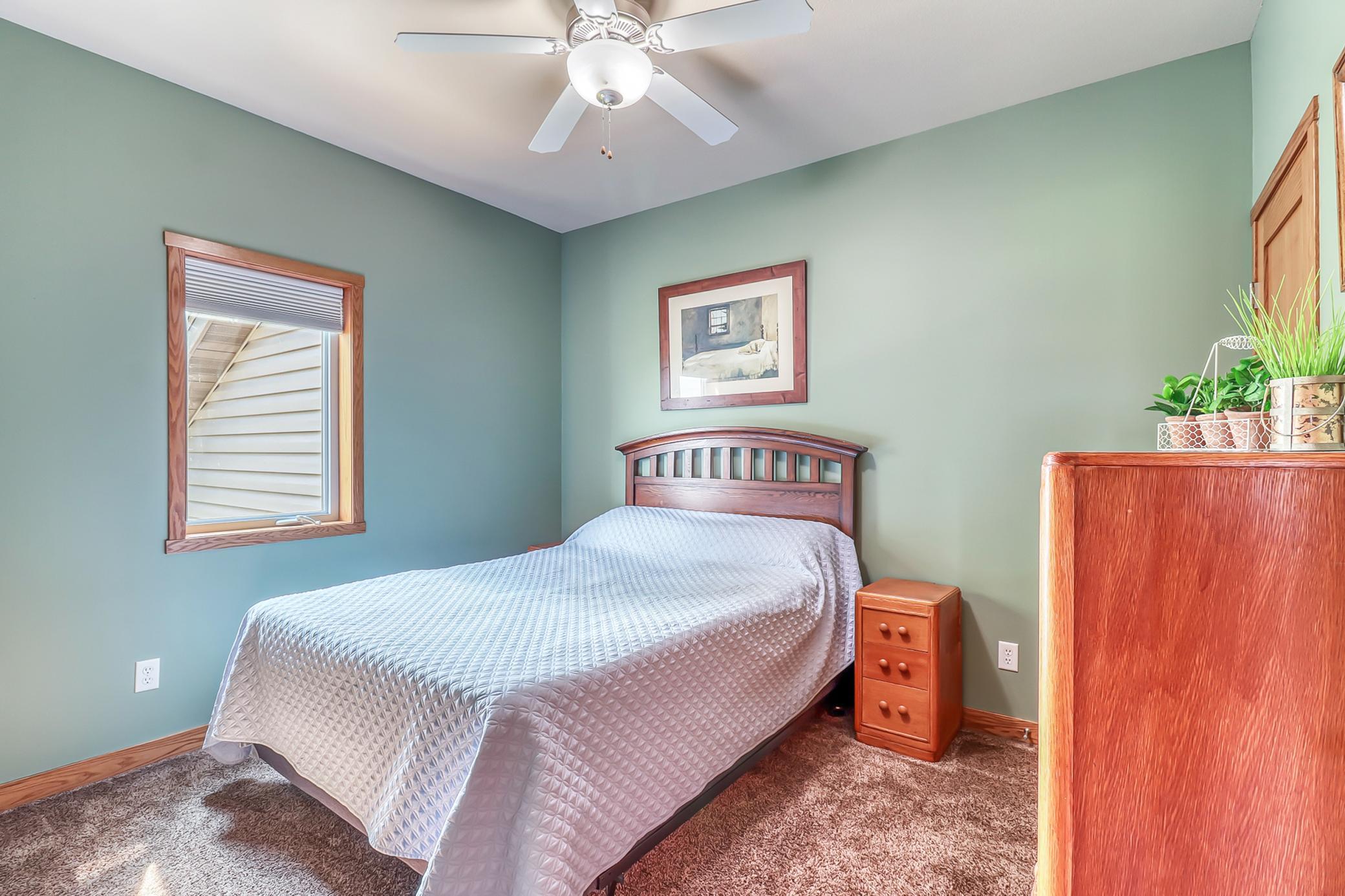 Bedroom1_1.jpg