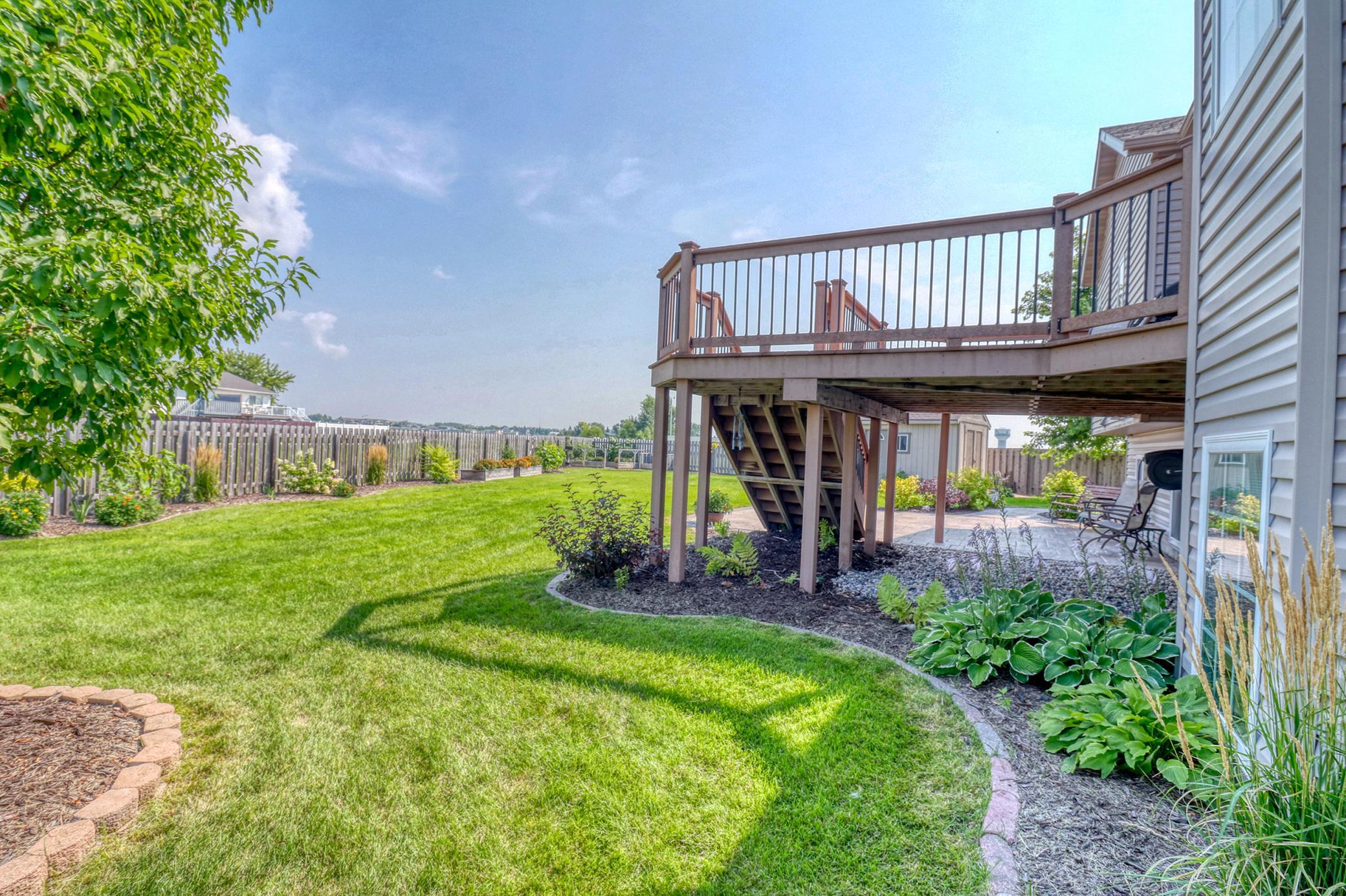 Backyard1_5.jpg