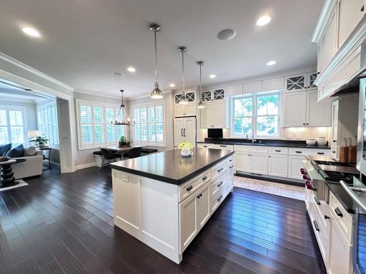 20750 Parkview Lane, Excelsior, MN 55331