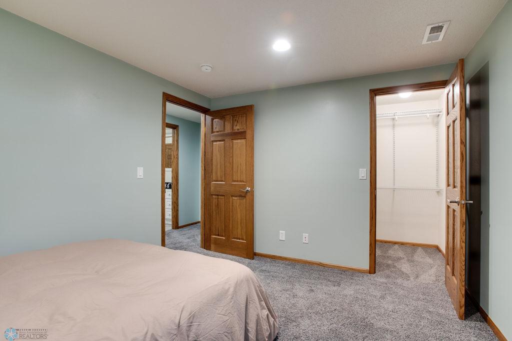Bedroojm 5 w/large closet