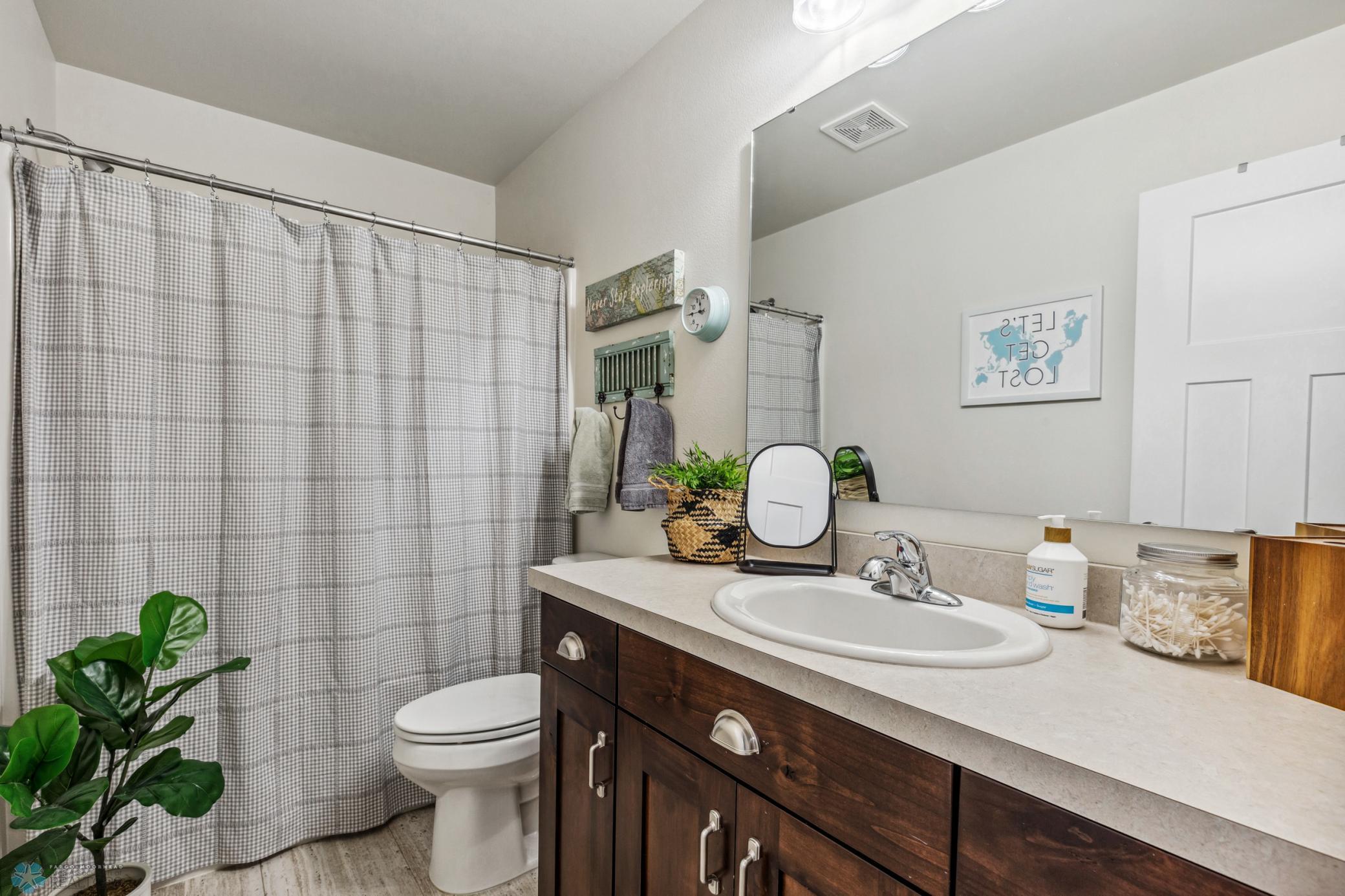 Lower Level Full Bath
