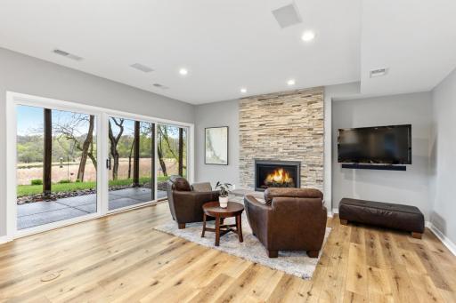 550 Hillside Drive, Wayzata, MN 55391