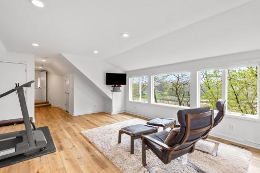 550 Hillside Drive, Wayzata, MN 55391