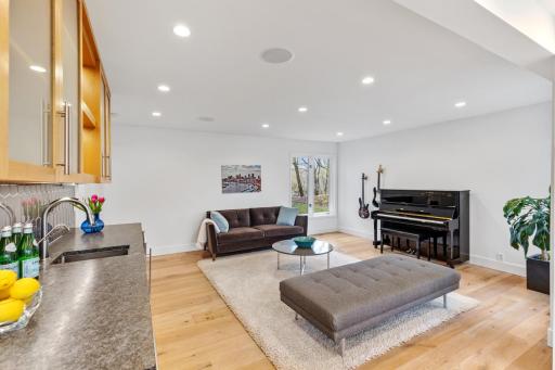 550 Hillside Drive, Wayzata, MN 55391