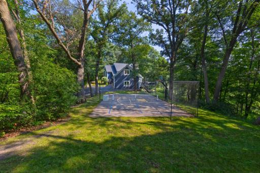 550 Hillside Drive, Wayzata, MN 55391