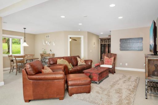 8270 Irvine Avenue NW, Annandale, MN 55302