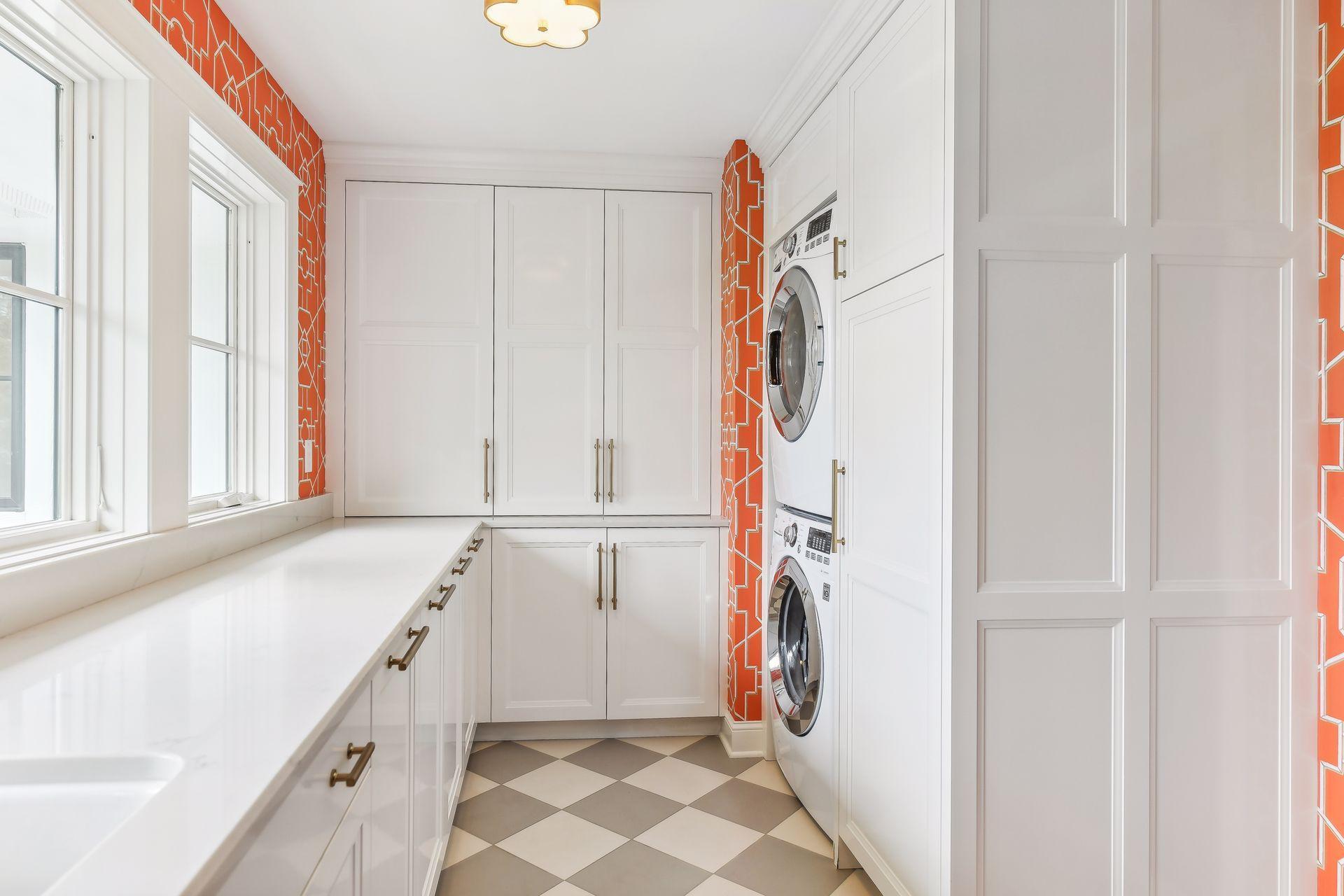 Laundry room - 2 sets of laundry