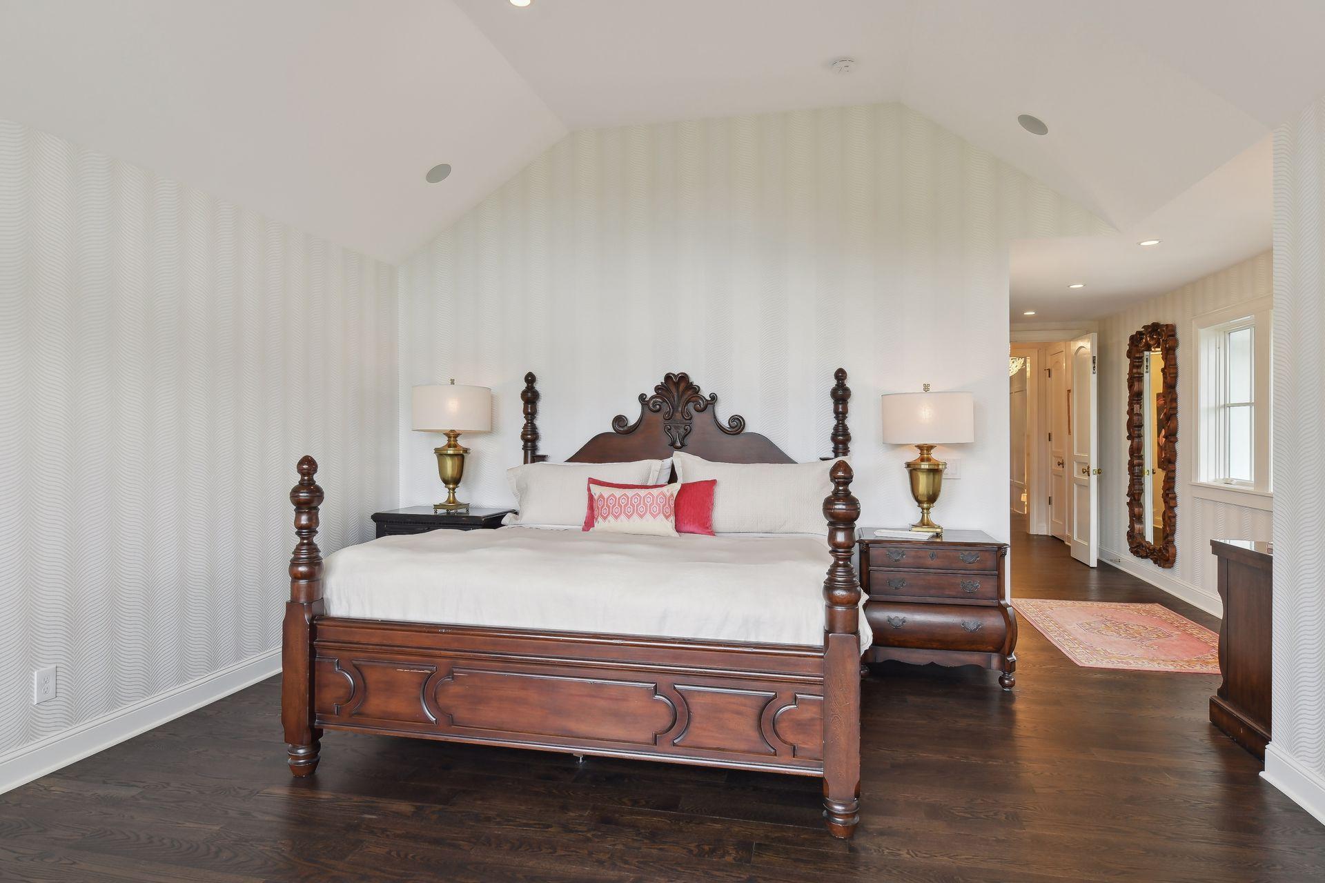 Master bedroom with valuted ceiling